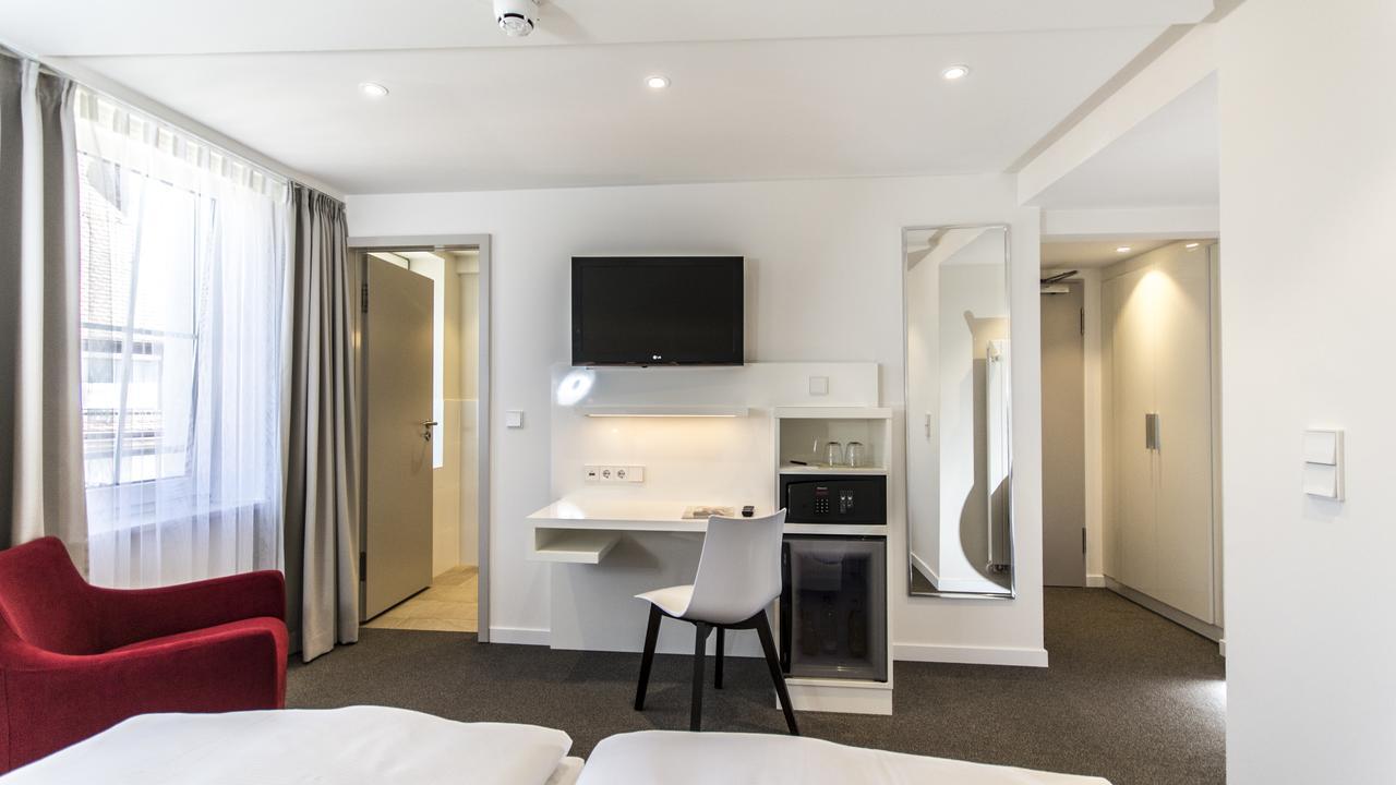 Bayerischer Hof Hotel 3*